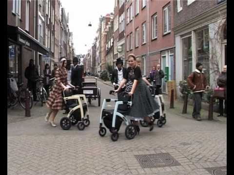 Rollz Motion Street Performance in Amsterdam