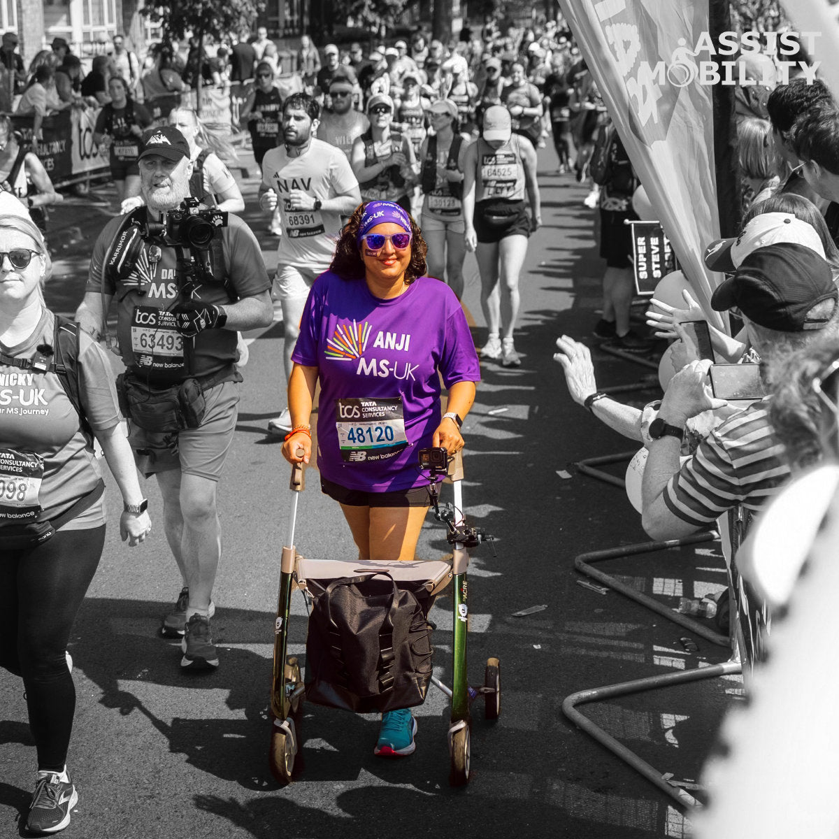 Anji with her byACRE Carbon Ultralight during the 2025 London Marathon